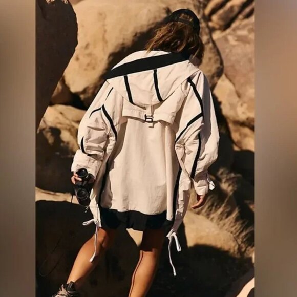 Free People NWT Peace Out Backpack Parachute Parka White Jacket size M/L - Picture 3 of 9